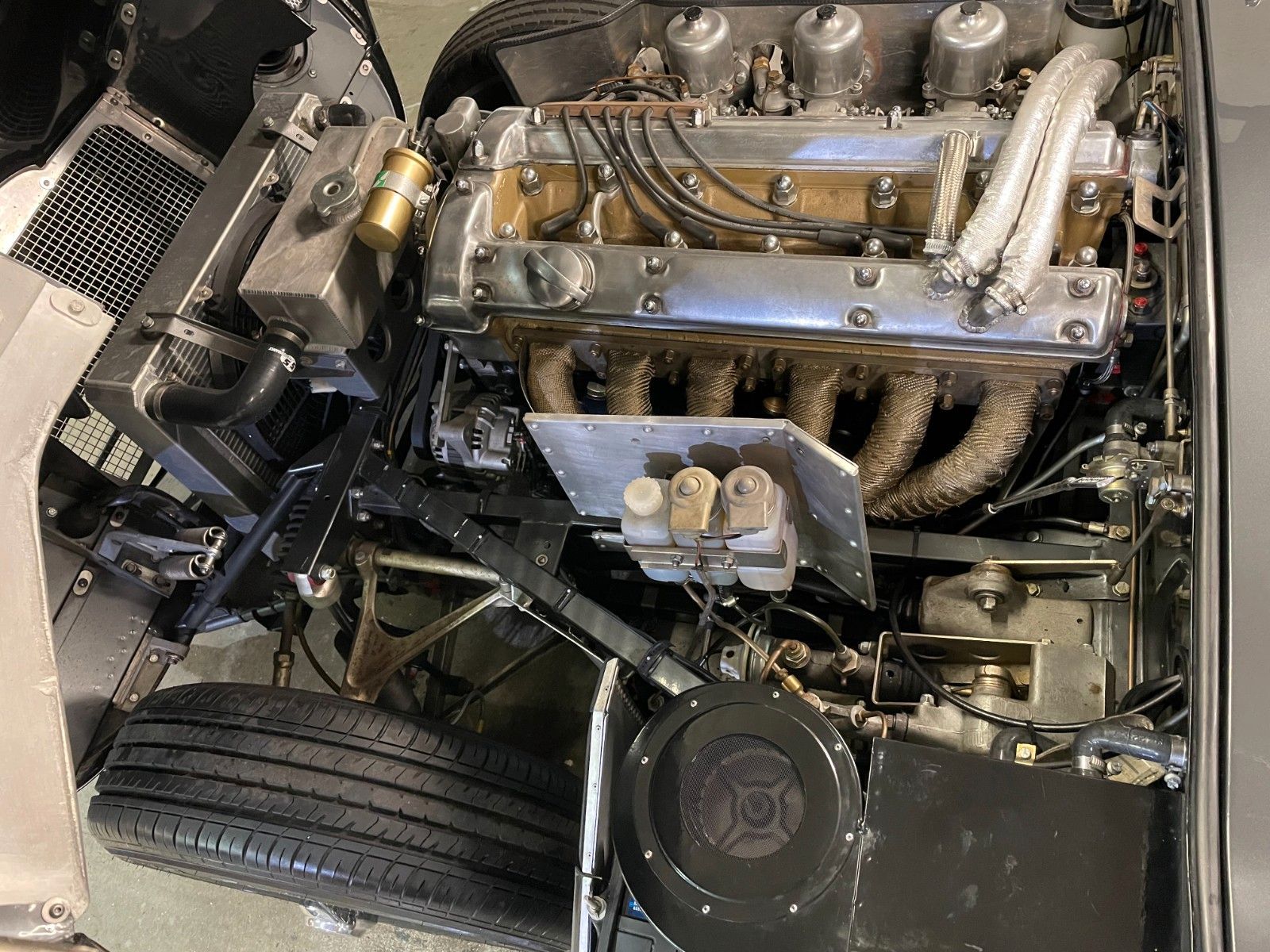 JAGUAR E-Type S 1 4.2 Roadster -High-Tec-Restaur. -H-Kz