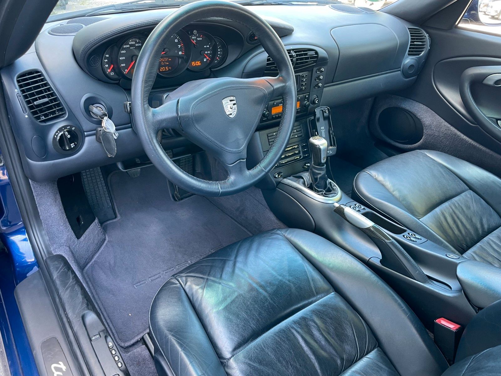 PORSCHE 996 Turbo Coupe - 6 Gang -gr. KD neu !