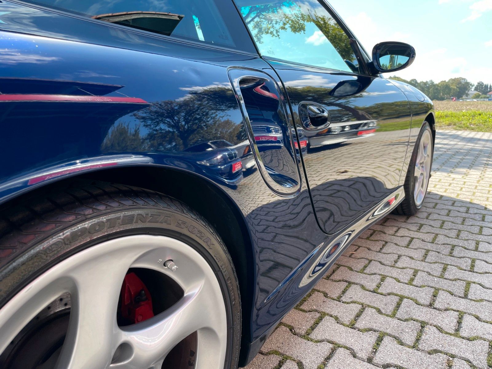 PORSCHE 911 996 Turbo Coupe - 6 Gang -gr. KD neu !