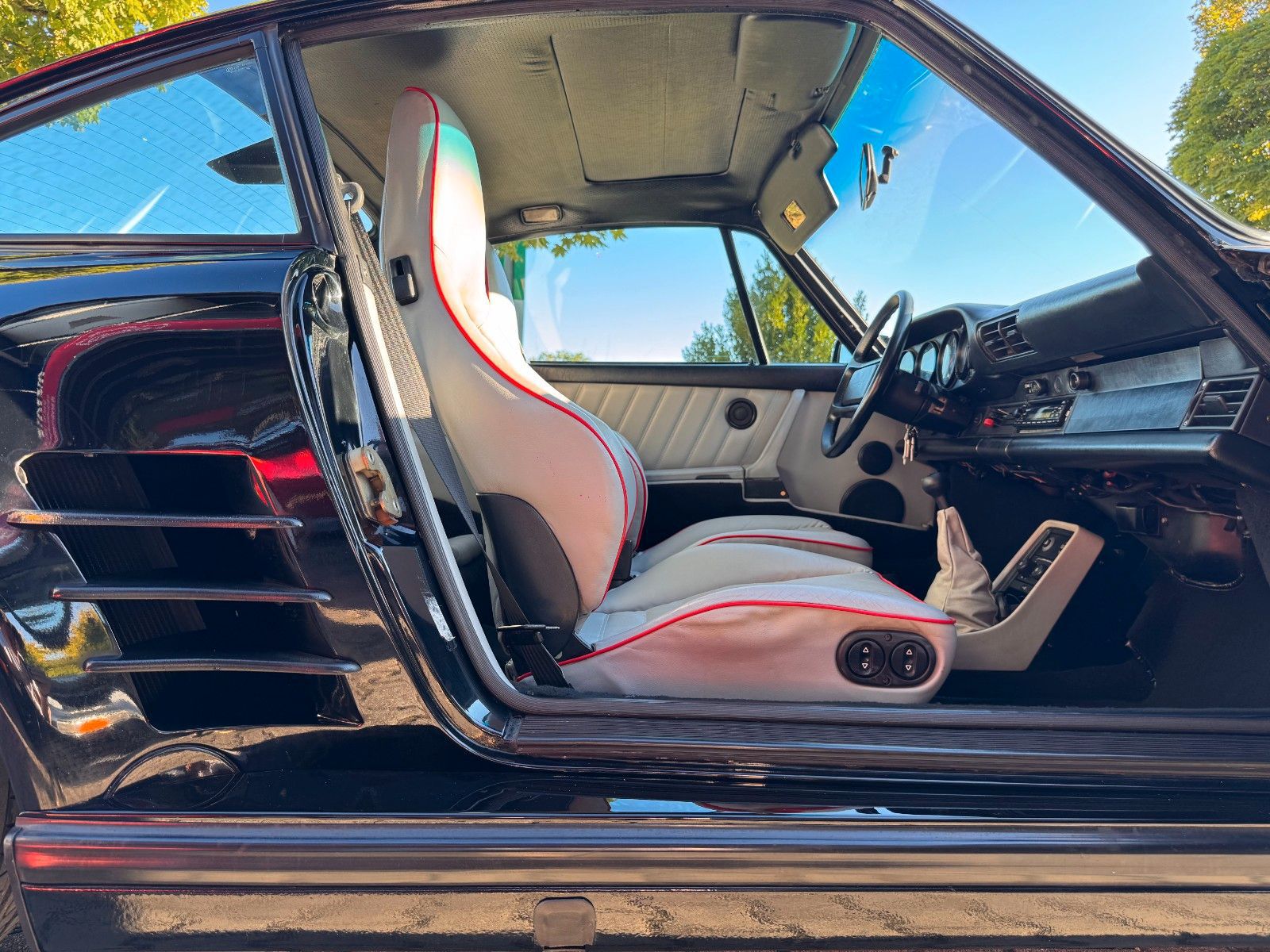 PORSCHE 930 911- turbo Slantnose -toporiginal