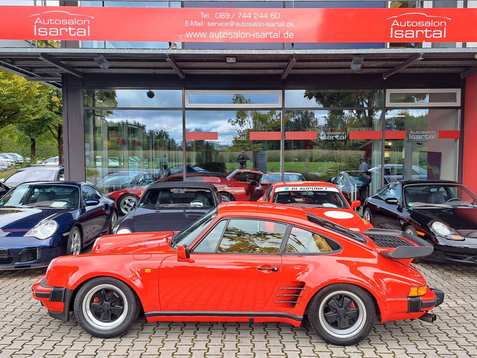 PORSCHE 930