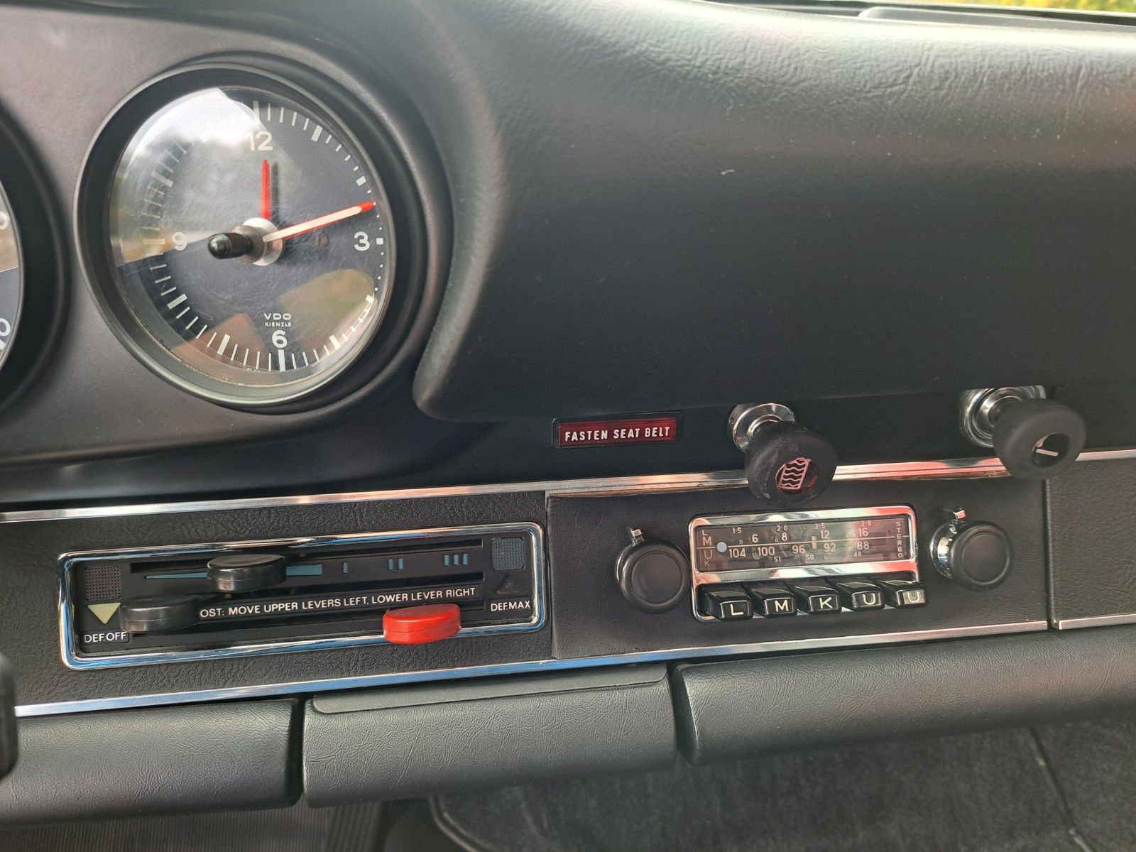 PORSCHE 911 TE Ölklappe-dt. Spitzenrestauration -Zust. 1