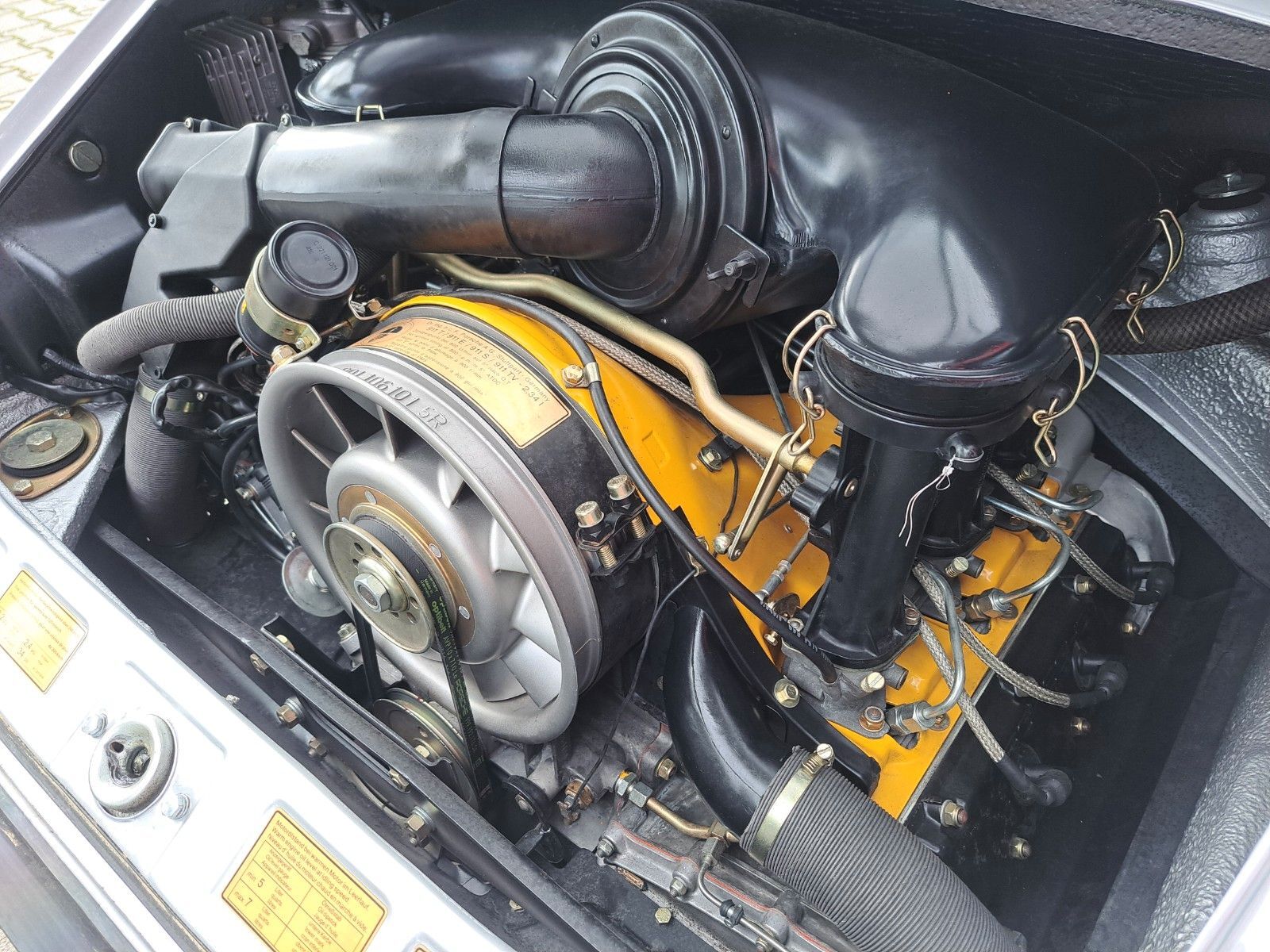 PORSCHE 911 TE Ölklappe-dt. Spitzenrestauration -Zust. 1