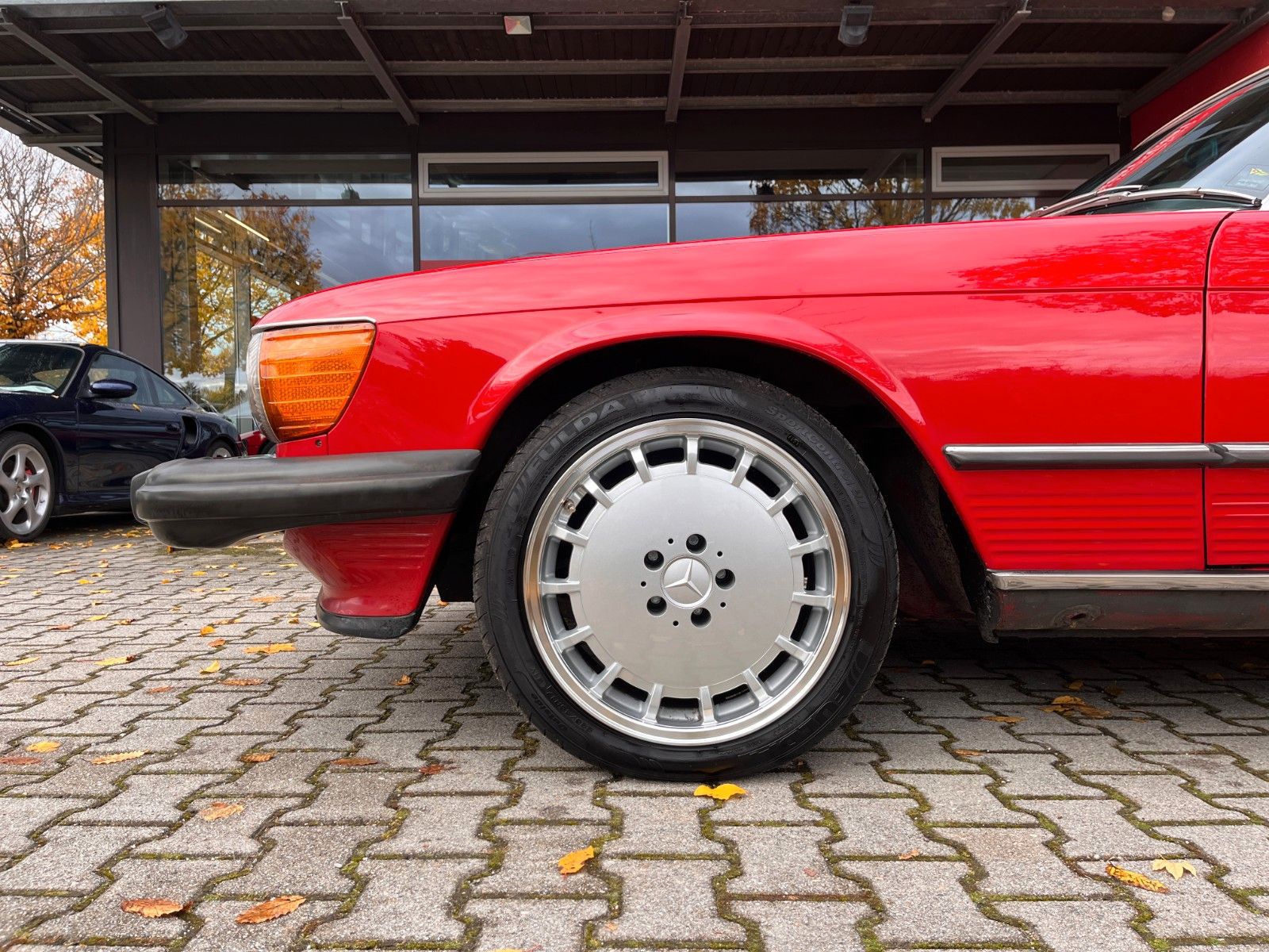 MERCEDES-BENZ 560 SL - toporiginal,  KD neu, H-KZ