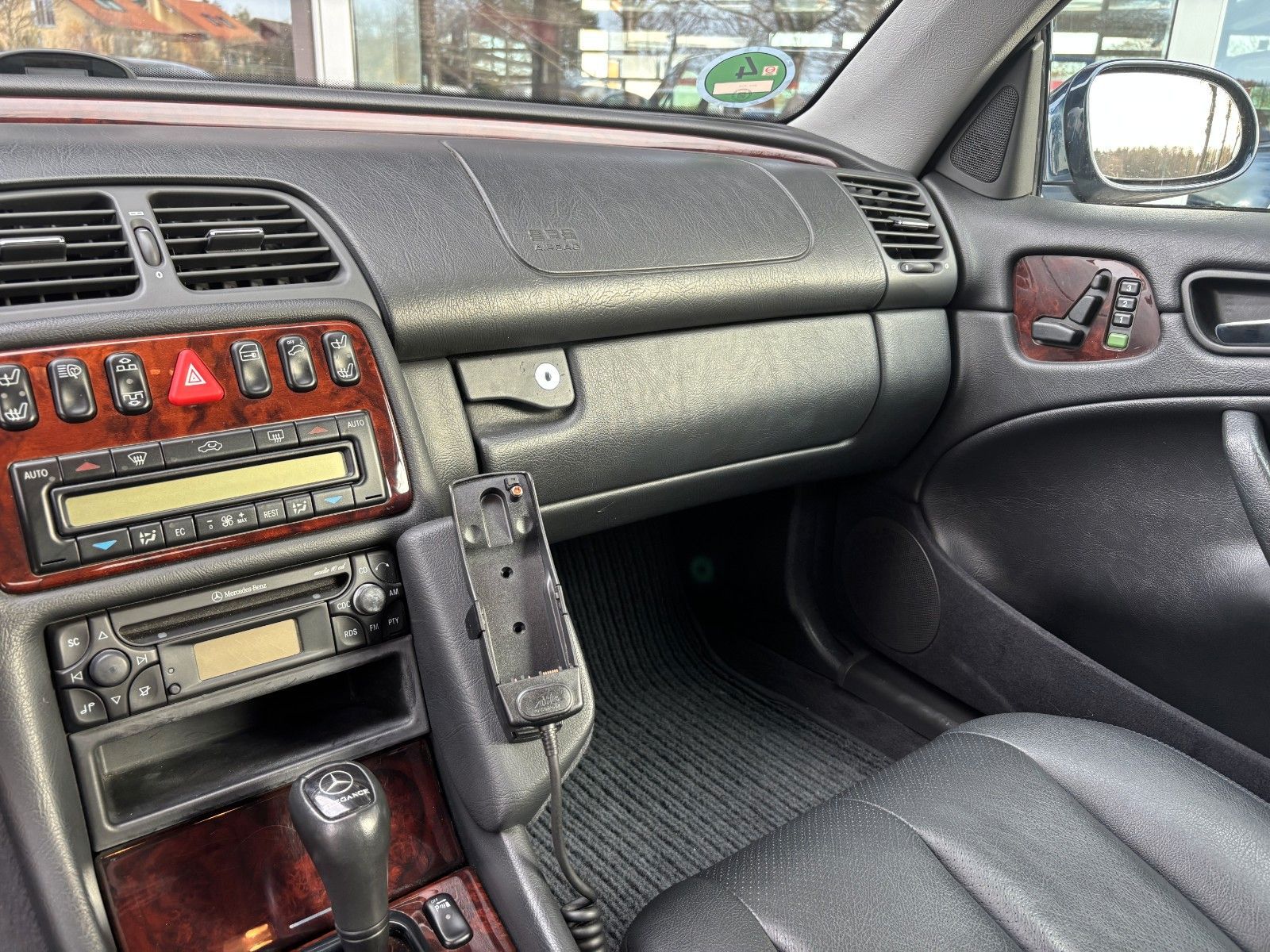 MERCEDES-BENZ CLK 320 - Elegance - Top Zustand