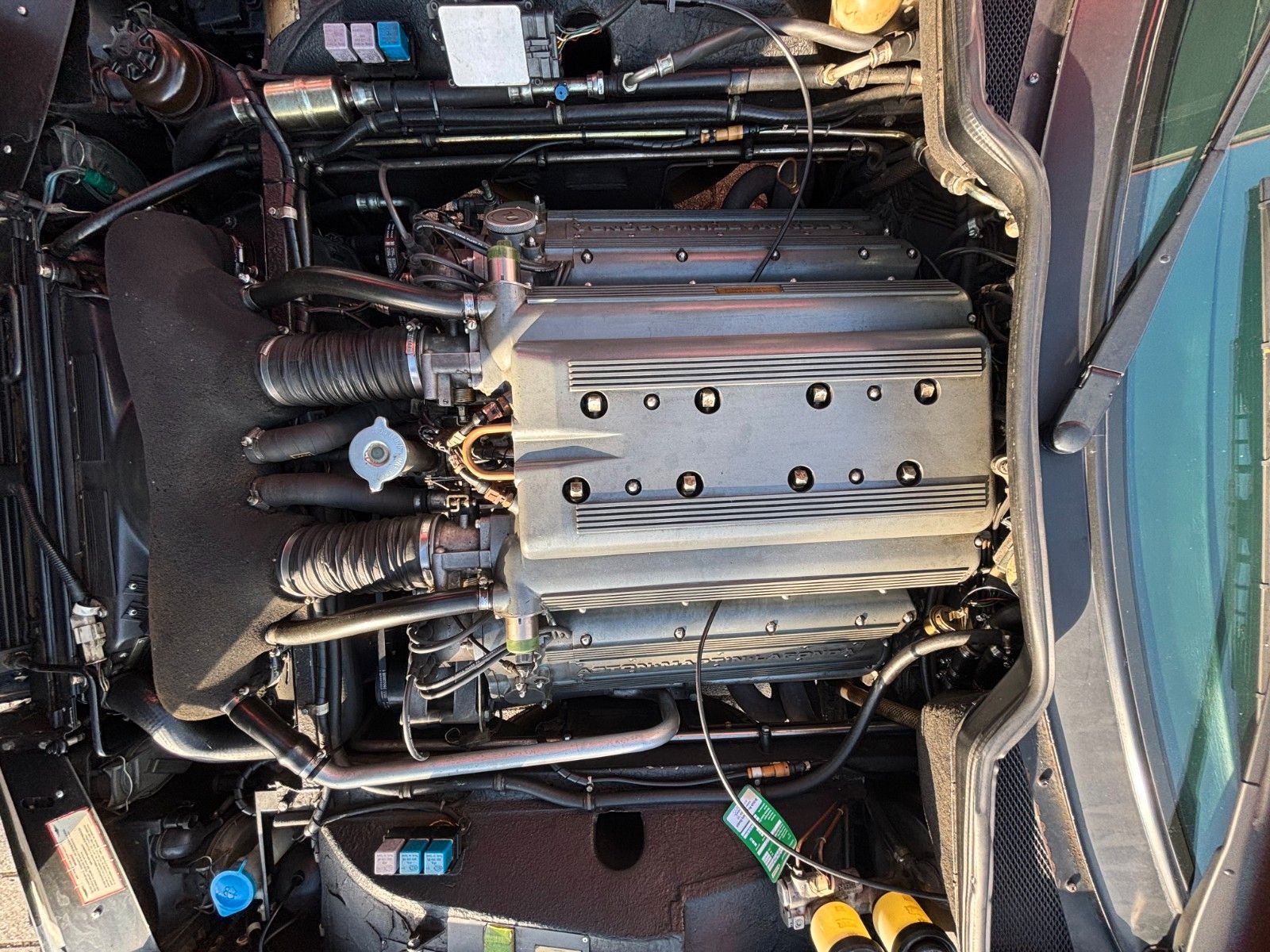 ASTON MARTIN Virage Volante -toporiginal - H-Kz.