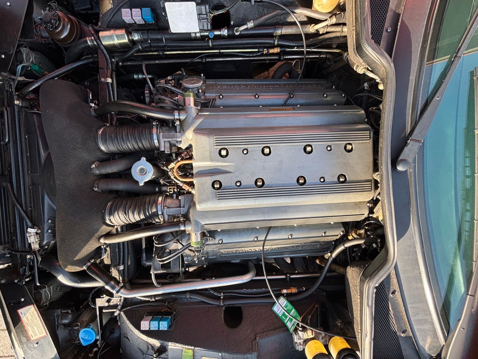 ASTON MARTIN Virage Volante -toporiginal - H-Kz.