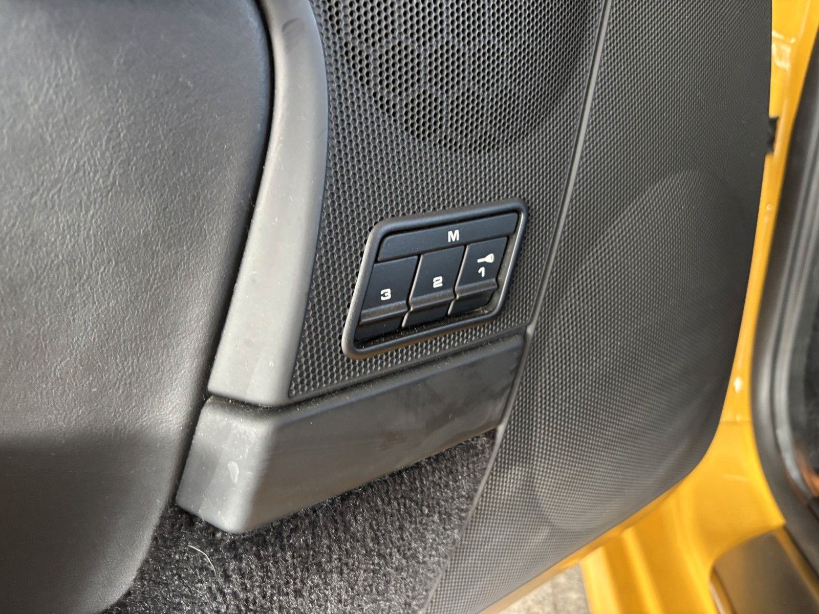 PORSCHE 997 S Cabrio -speedgelb, 6-Gg.  56tkm -perfekt !