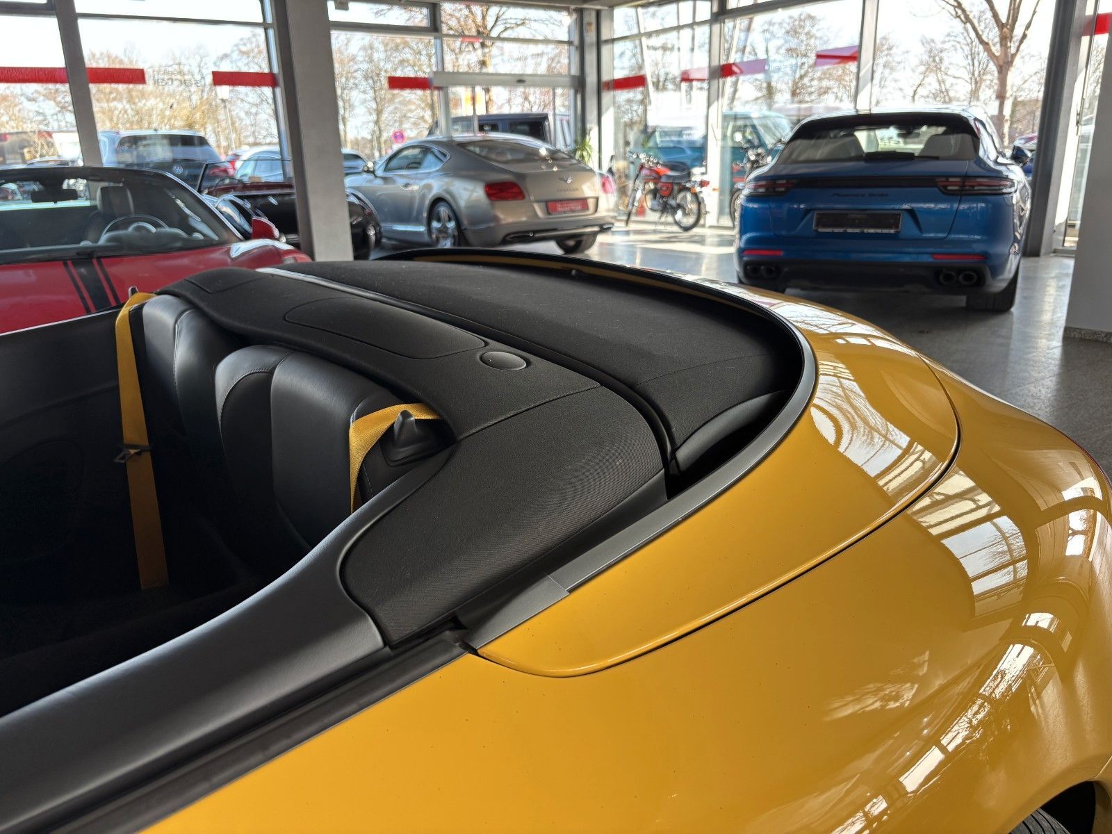 PORSCHE 997 S Cabrio -speedgelb, 6-Gg.  56tkm -perfekt !