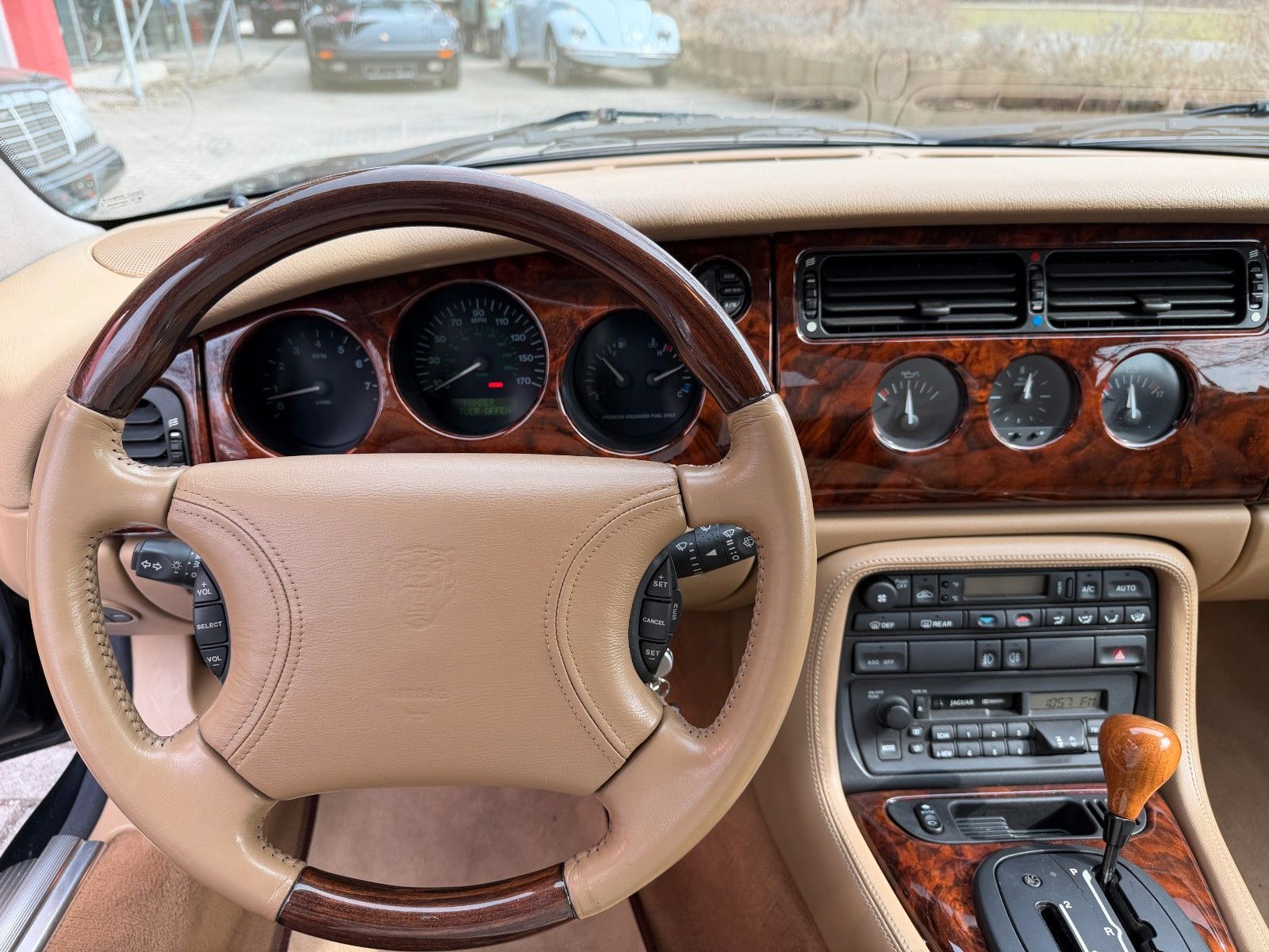 JAGUAR XK8 Cabriolet-  gr. Service neu - Toporiginal!