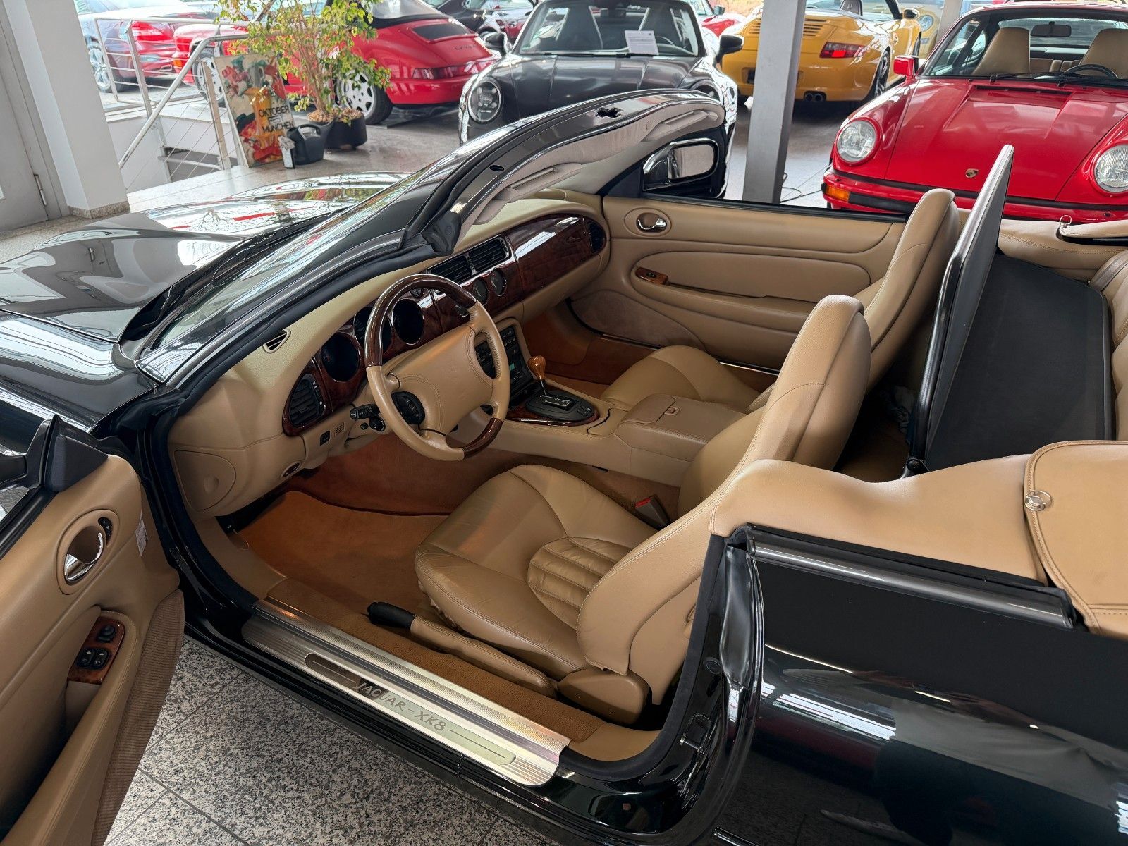 JAGUAR XK8 Cabriolet-  gr. Service neu - Toporiginal!