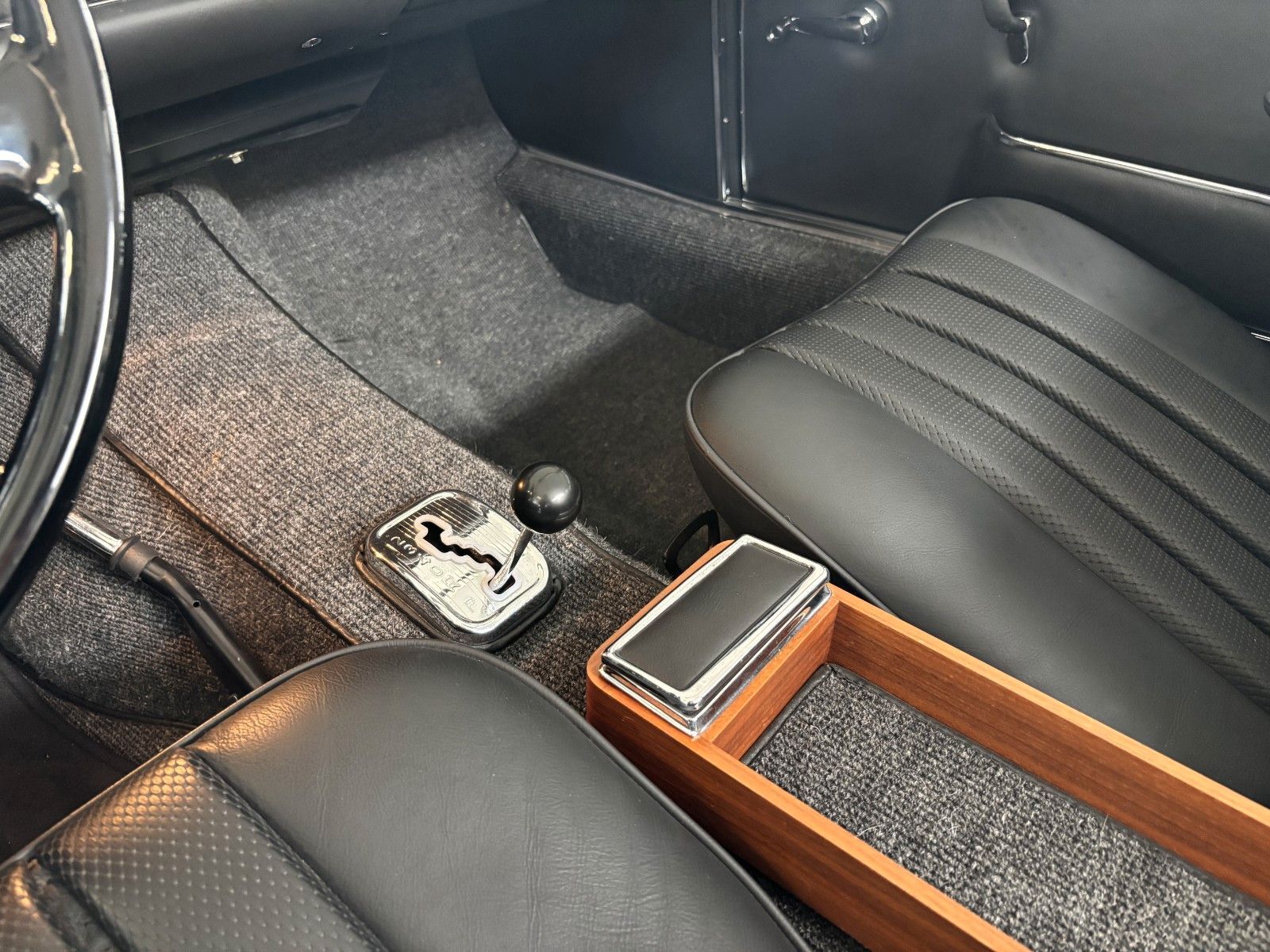MERCEDES-BENZ 230 SL Pagode - dt. Spitzenrestaration - H-Kz.