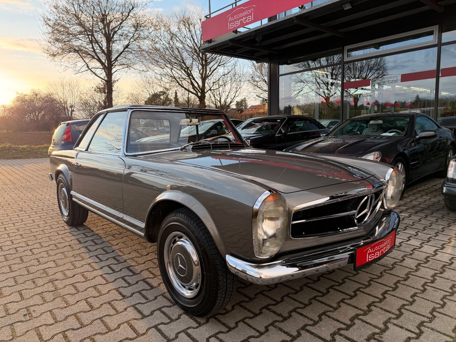 MERCEDES-BENZ 230 SL Pagode - dt. Spitzenrestaration - H-Kz.