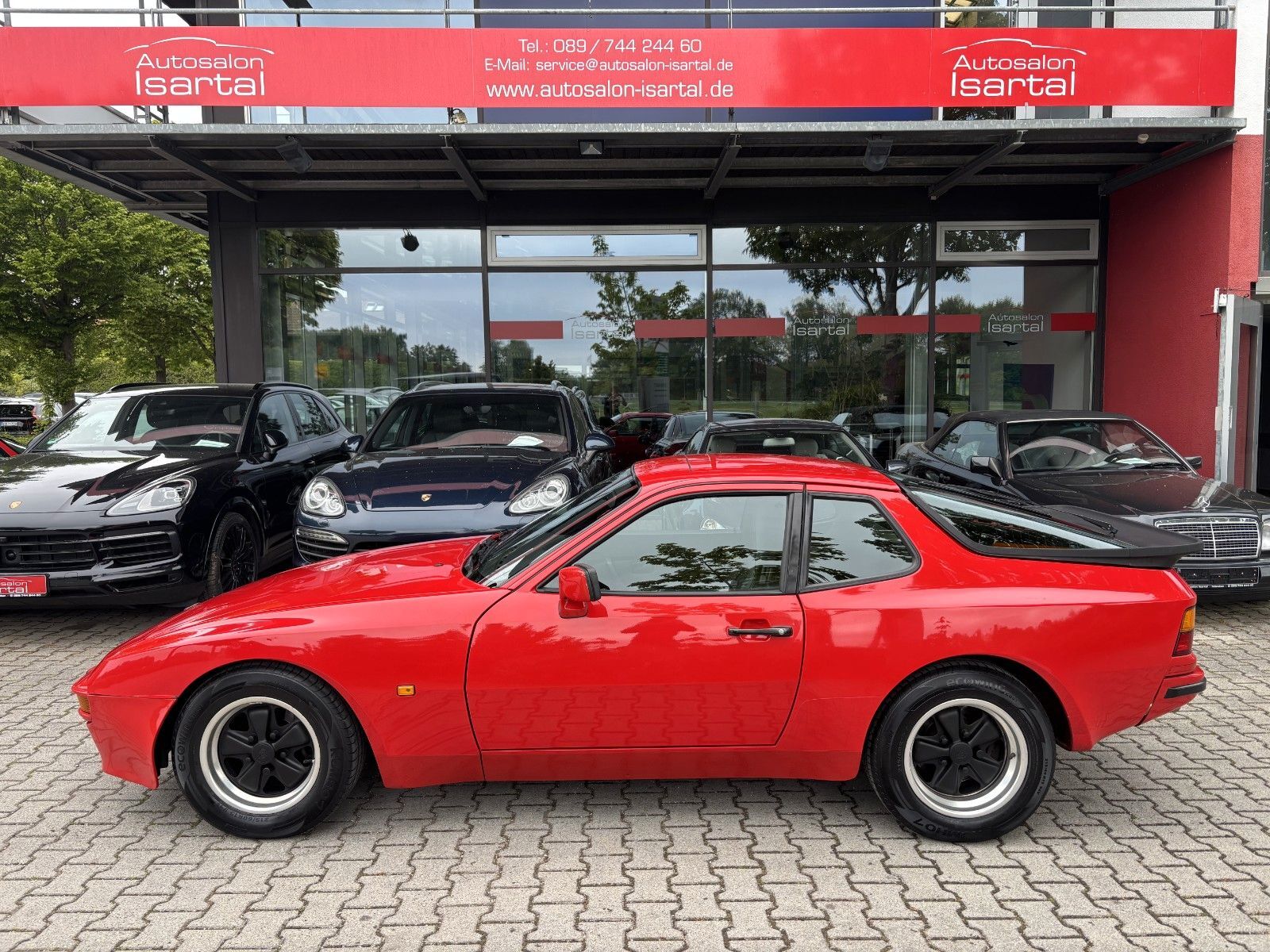 PORSCHE 944