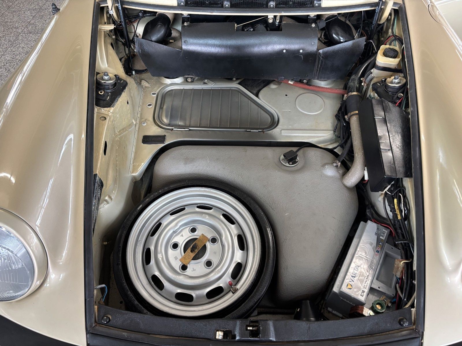 PORSCHE 911 - 930 3.0 turbo Carrera - 30tEUR invest - H-Kz