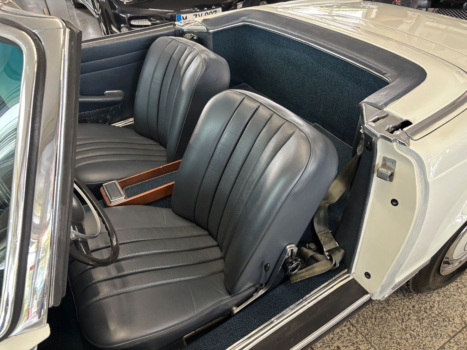 MERCEDES-BENZ SL 280 280 SL Pagode, H-KZ, KD+TÜV neu
