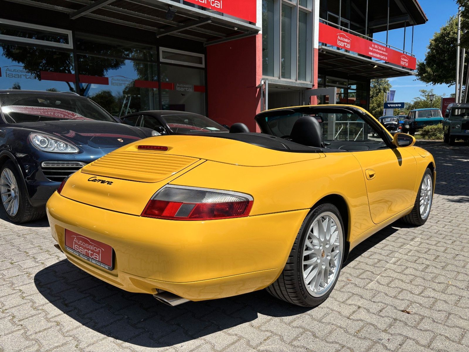 PORSCHE 996 C2 Cabrio- 6-Gg.- orig. 59TKM, Speedgelb!