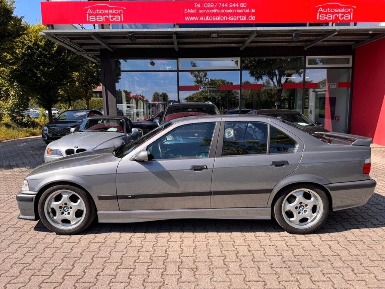 BMW 320