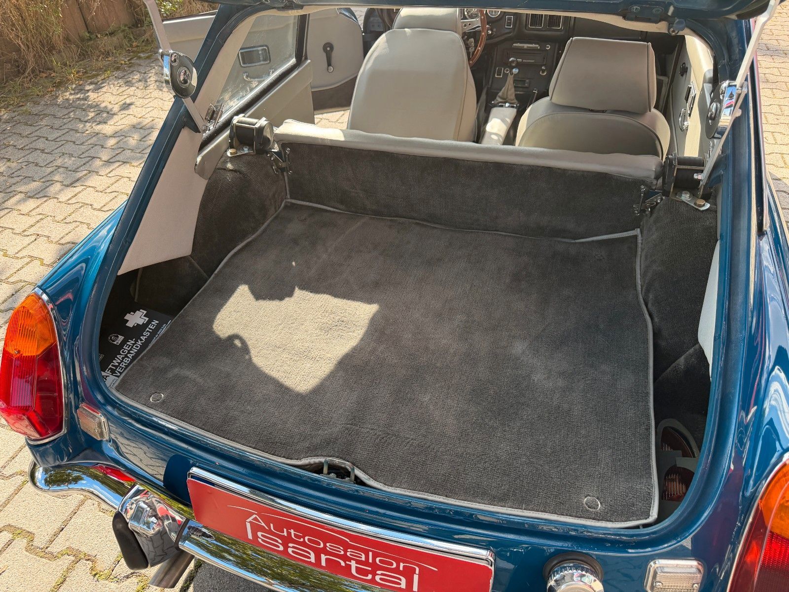 MG MGB GT 1.8 - Chrommodell - restauriert