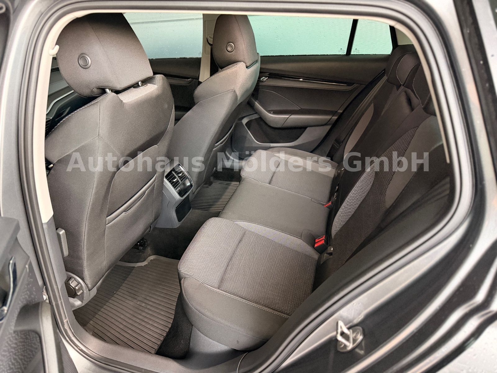 SKODA Octavia Combi 1,5e-TEC*Garantie*LED*Rfk*279EUR mtl Ansicht 5 für Fahrzeugdetailseite