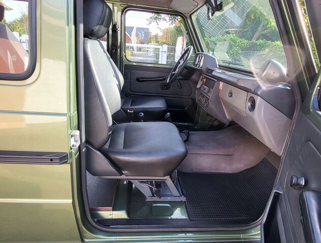 MERCEDES-BENZ G 300 300GD"Zypressengrün"1 von 372 Stück!