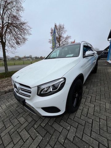 MERCEDES-BENZ GLC 220 d 4Matic  ATM-18900 KM,AHK, Pano, Navi