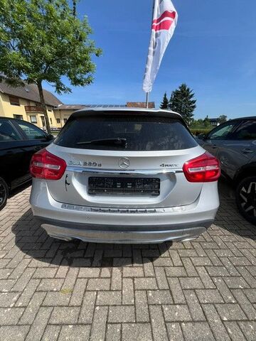 MERCEDES-BENZ GLA 220 d 4Matic Urban/SH, Navi, Kam., Off-Road Ansicht 4 für Fahrzeugdetailseite