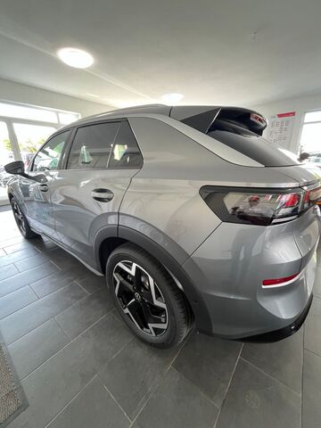 VW T-Roc 1.5 eTSI 110 kW R-Line Ansicht 5 für Fahrzeugdetailseite