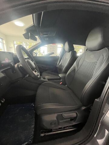 VW T-Roc 1.5 eTSI 110 kW R-Line Ansicht 7 für Fahrzeugdetailseite