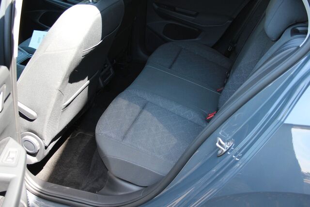 VW Golf VIII Lim. Life Ansicht 7 für Fahrzeugdetailseite