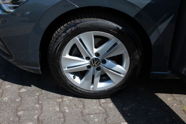 VW Golf VIII Lim. Life Ansicht 9 für Fahrzeugdetailseite