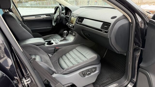 VW Touareg 3.0 V6 R Line LTDI SCR Exclusive BMT Ansicht 49 für Fahrzeugdetailseite