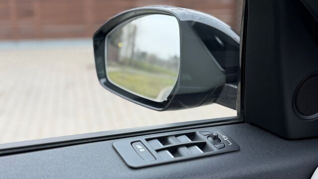LAND ROVER Discovery Sport R-Dynamic AWD Ansicht 34 für Fahrzeugdetailseite