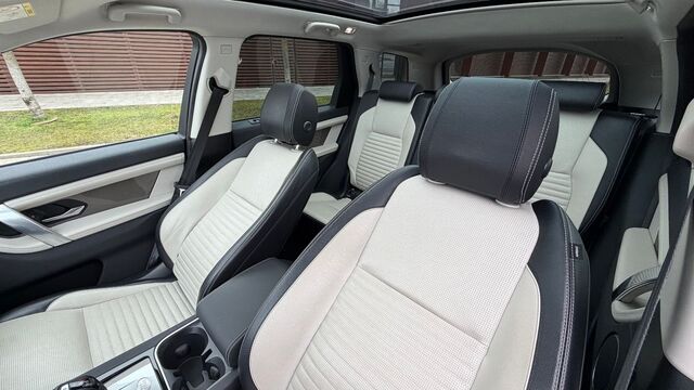 LAND ROVER Discovery Sport R-Dynamic AWD Ansicht 8 für Fahrzeugdetailseite