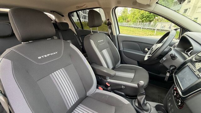 DACIA Sandero II Stepway Celebration Ansicht 21 für Fahrzeugdetailseite