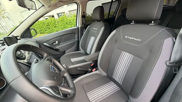 DACIA Sandero II Stepway Celebration Ansicht 24 für Fahrzeugdetailseite