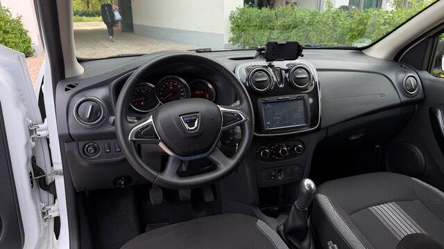 DACIA Sandero II Stepway Celebration Ansicht 26 für Fahrzeugdetailseite