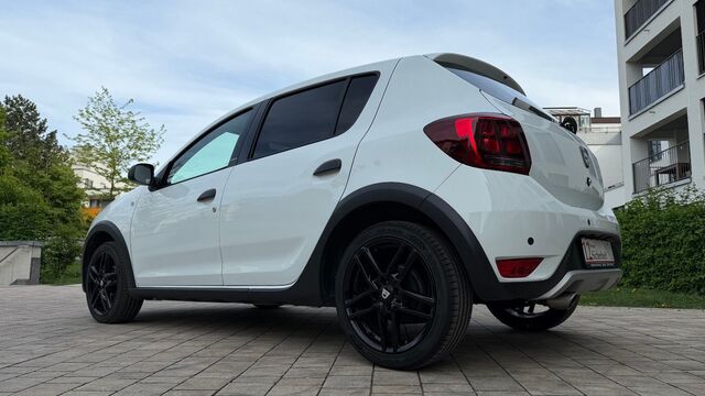 DACIA Sandero II Stepway Celebration Ansicht 30 für Fahrzeugdetailseite