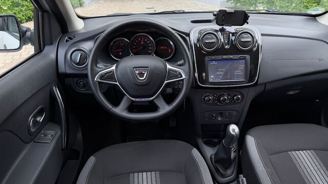 DACIA Sandero II Stepway Celebration Ansicht 35 für Fahrzeugdetailseite