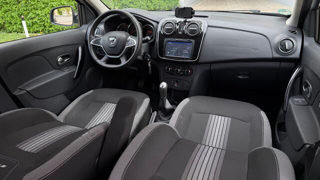 DACIA Sandero II Stepway Celebration Ansicht 36 für Fahrzeugdetailseite