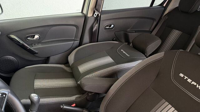 DACIA Sandero II Stepway Celebration Ansicht 37 für Fahrzeugdetailseite