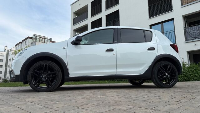 DACIA Sandero II Stepway Celebration Ansicht 39 für Fahrzeugdetailseite