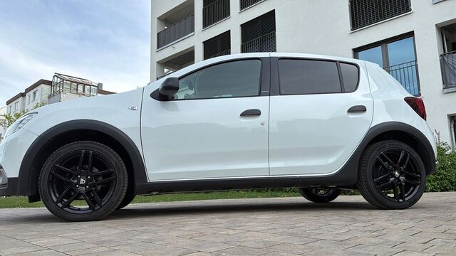 DACIA Sandero II Stepway Celebration Ansicht 4 für Fahrzeugdetailseite