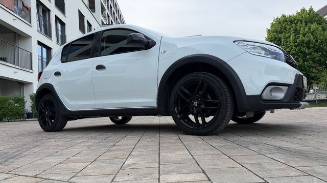 DACIA Sandero II Stepway Celebration Ansicht 42 für Fahrzeugdetailseite