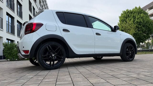 DACIA Sandero II Stepway Celebration Ansicht 47 für Fahrzeugdetailseite