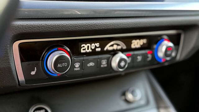 AUDI Q3 35 TDI quattro 2x S line, Schiebedach, AHK Ansicht 46 für Fahrzeugdetailseite