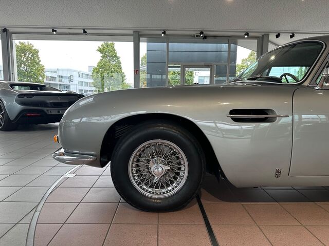 ASTON MARTIN DB 6  LHD