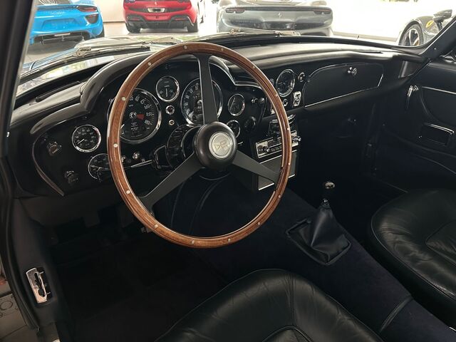 ASTON MARTIN DB 6  LHD