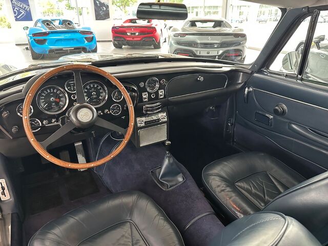 ASTON MARTIN DB 6  LHD