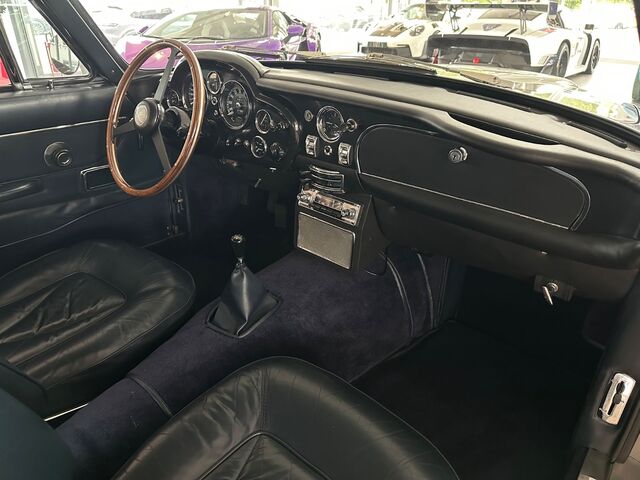 ASTON MARTIN DB 6  LHD